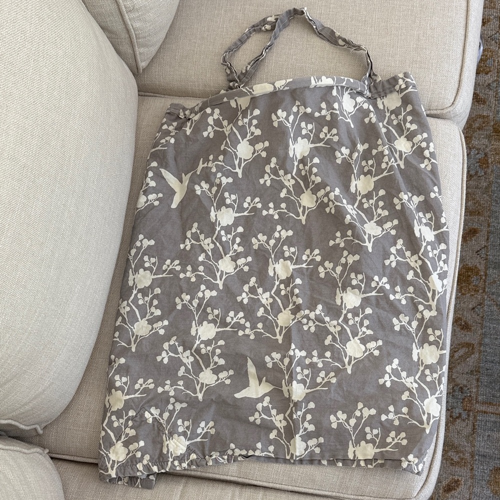 Bebe Au Lait Nursing cover